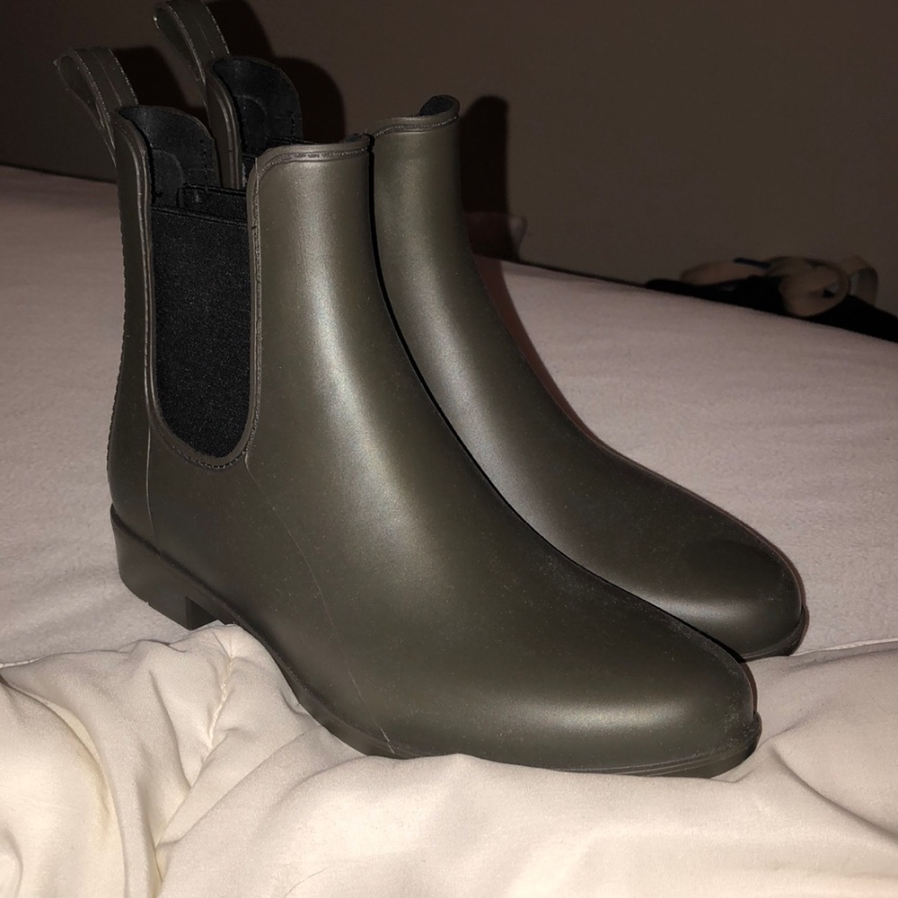 Army green short rain boots
